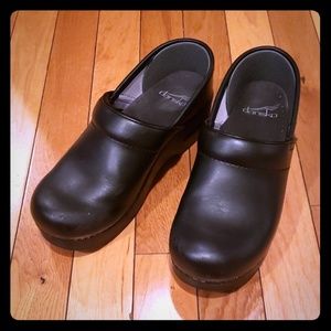 Dansko Size 36 Women Shoe Black